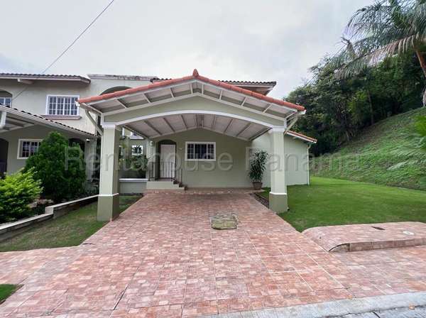 House for Sale in Villa Lucre JG