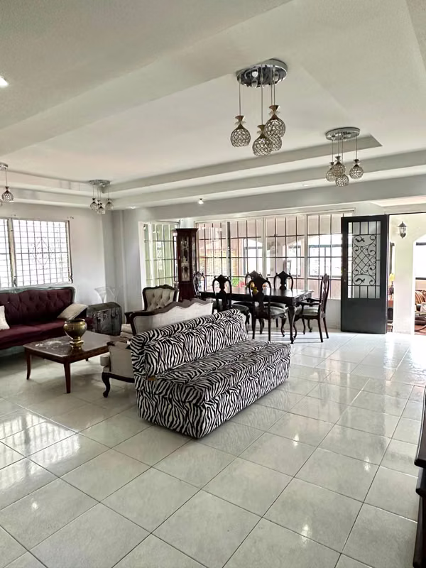 Casa de 4 Recámaras + Den en Limajo, Altos de Panamá - Gran Espacio Familiar