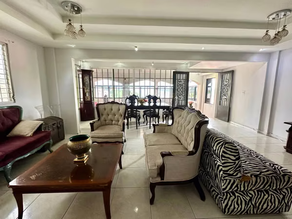 Casa de 4 Recámaras + Den en Limajo, Altos de Panamá - Gran Espacio Familiar