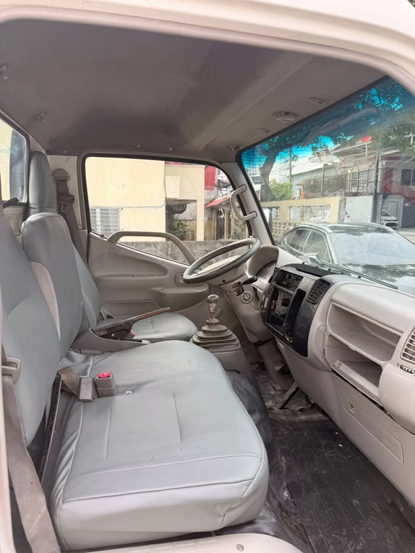 Hino Dutro 2011 – Chasis 10 pies – Diésel – 194,000 km