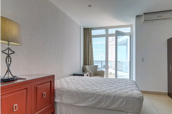 RENTAL APARTMENT FURNISHED AVENUE BALBOA PH. SKY 15 OCT JP