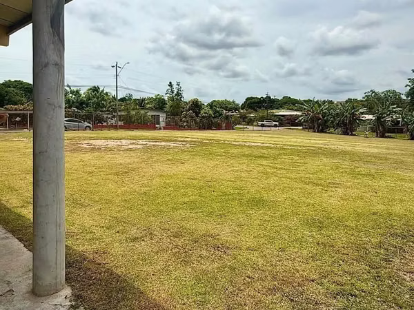 TWO CORNER GROUNDS ARE SOLD LOCATED IN PENONOMÉ, COCHE - FS