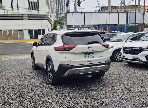 Nissan X-Trail PLATINUM
