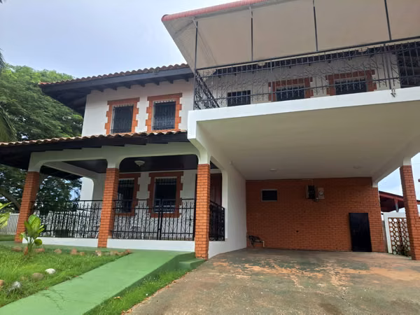 Casa en Alquiler en Betania - Sector El Dorado (700 MT2 terreno)