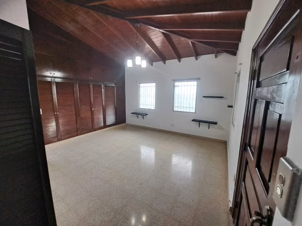 Casa en Alquiler en Betania - Sector El Dorado (700 MT2 terreno)