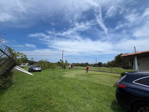 LINDA CASA DENTRO DEL CLUB DE GOLF DE CORONADO