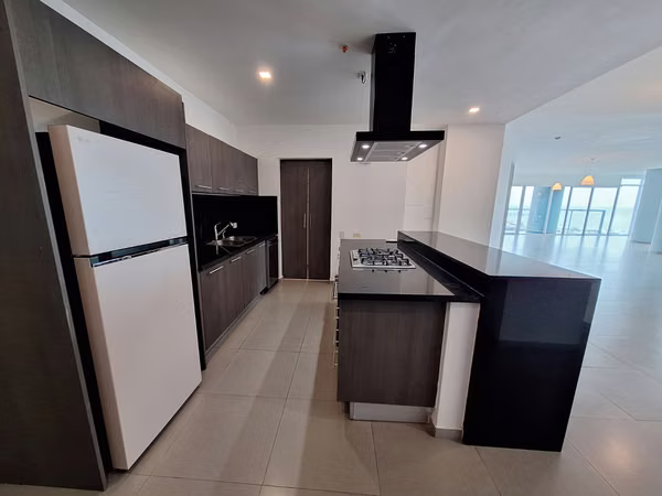 VENTA APARTAMENTO PH YACHT CLUB, AV BALBOA