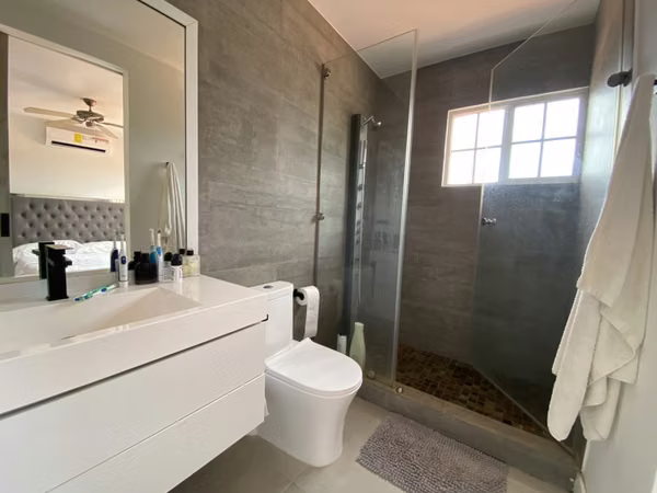 RENOVATED SINGLE FAMILY HOUSE WITH PRIVATE POOL