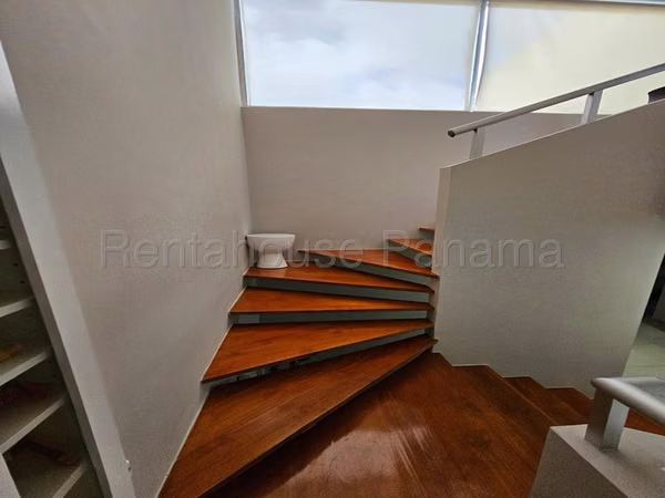 Alquiler Casa Remodelada & Amoblada - Costa Sur - YD