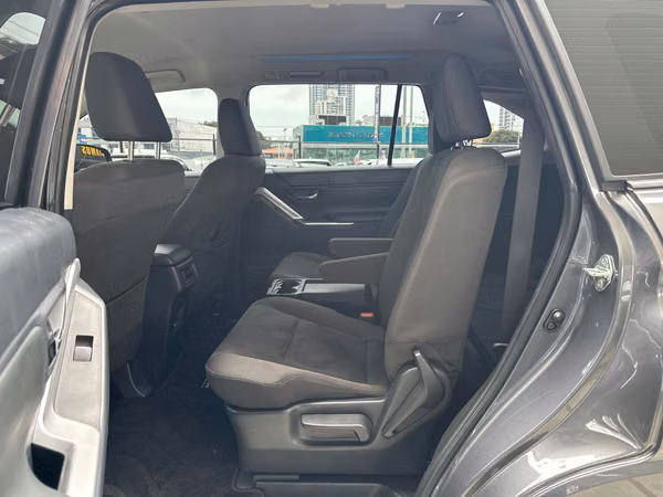 Toyota Innova 2024
