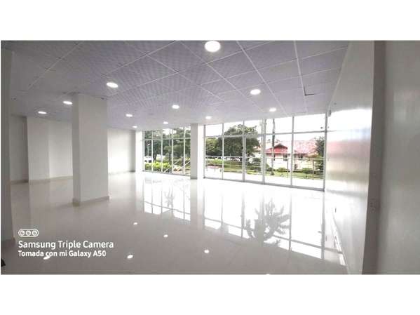 SE VENDE LOCAL COMERCIAL EN ALBROOK – ¡GRAN OPORTUNIDAD!