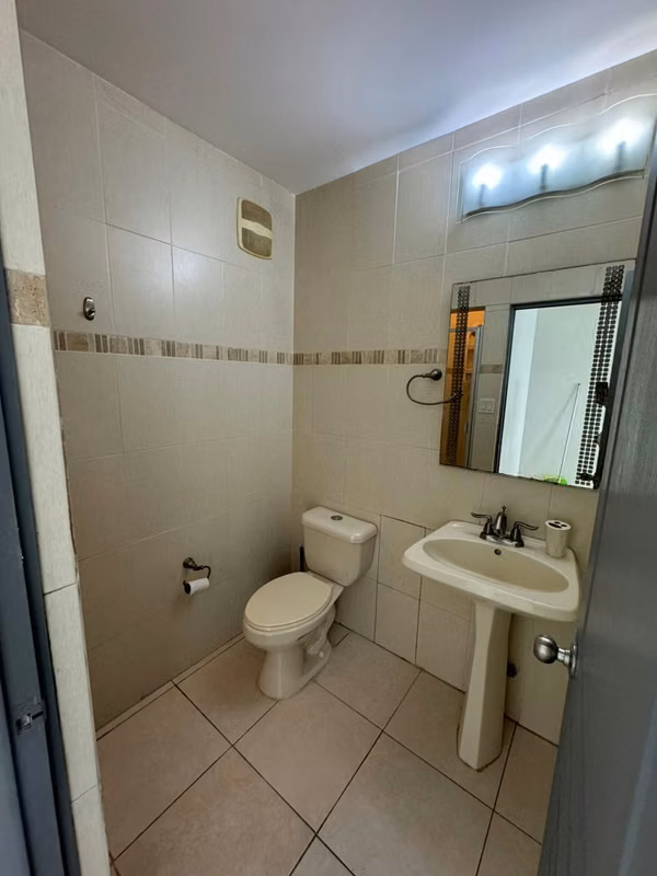 Apartment for sale in front of the Costera Cinta on Avenida Balboa