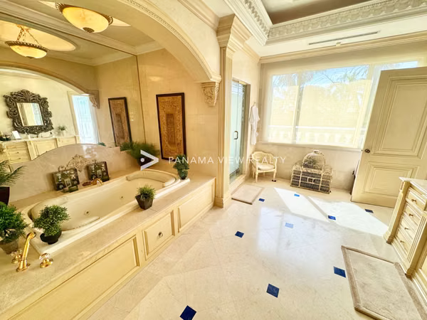 RESIDENCIAL ROYAL PACIFIC - COSTA DEL ESTE