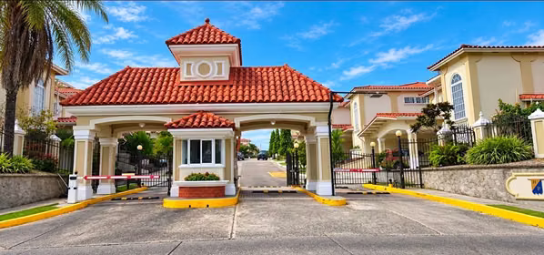 3-level house rental exclusive PH Pacific Brisas