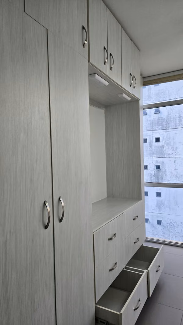 ALQUILO APARTAMENTO EN BELLA VISTA, 1 RECAMARA, AMOBLADO, 45M2, PISO ALTO.