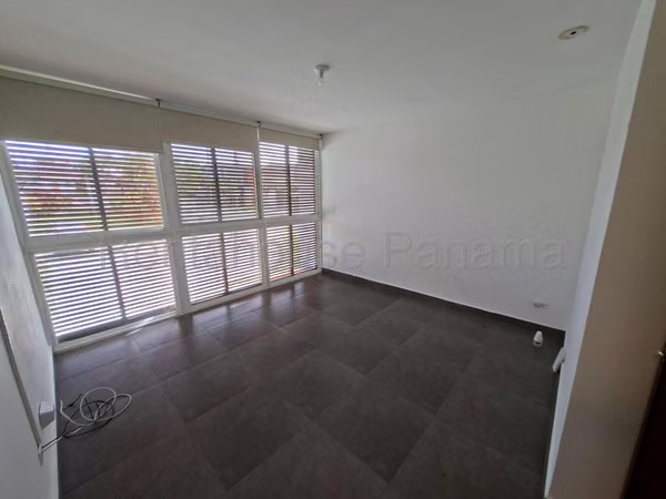 Alquilo Apartamento de 221.61m2 en San Carlos Las Islas Punta Barc 27-1463SRZ