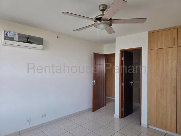 Alquilo Apartamento de 172m2 en Costa del Este Vertikal 26-6983SRZ