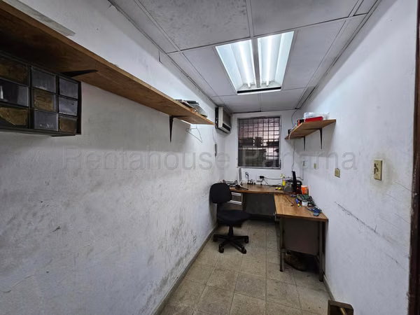 Vendo Casa Comercial de 219m2 en Betania 26-3569SRZ
