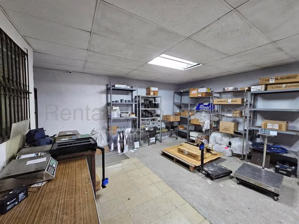 Vendo Casa Comercial de 219m2 en Betania 26-3569SRZ