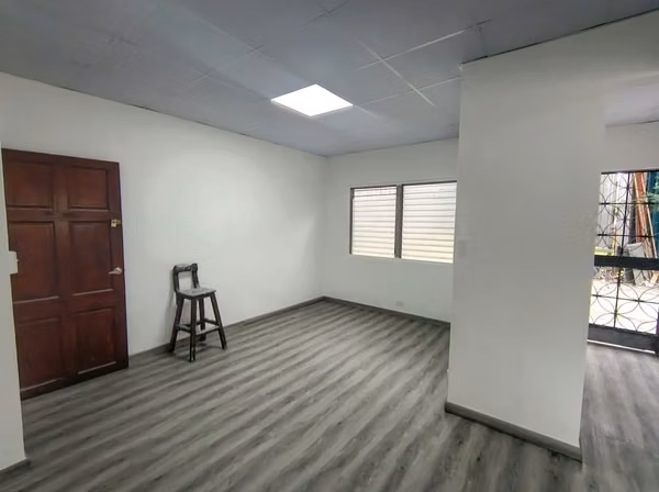 CASA COMERCIAL EN ALQUILER – EXCELENTE UBICACIÓN CERCA DE MOMI DEL DORADO**