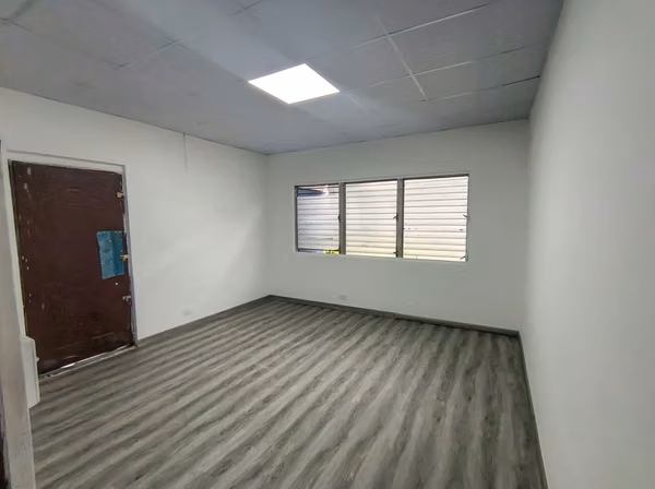 CASA COMERCIAL EN ALQUILER – EXCELENTE UBICACIÓN CERCA DE MOMI DEL DORADO**