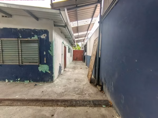 CASA COMERCIAL EN ALQUILER – EXCELENTE UBICACIÓN CERCA DE MOMI DEL DORADO**