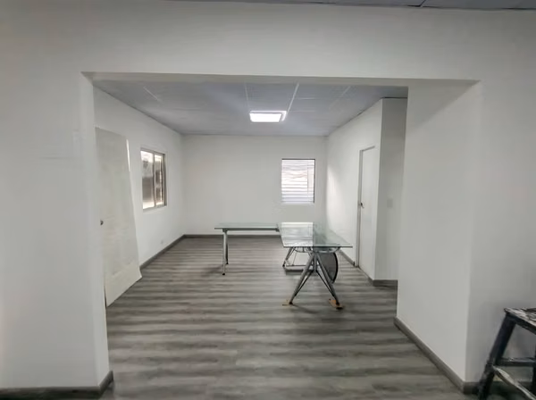 CASA COMERCIAL EN ALQUILER – EXCELENTE UBICACIÓN CERCA DE MOMI DEL DORADO**
