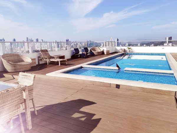 ALQUILO APARTAMENTO FRENTE A LA ESTACIÓN DEL METRO DE EL INGENIO – $950