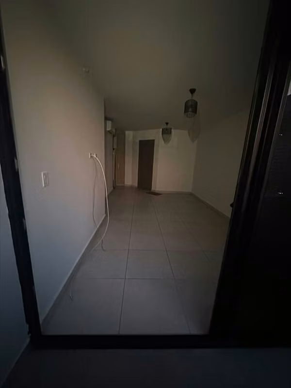 C400J IS RENTED LARGE APARTMENT WITH WHITE LINE IN THE KING'S COUNTY