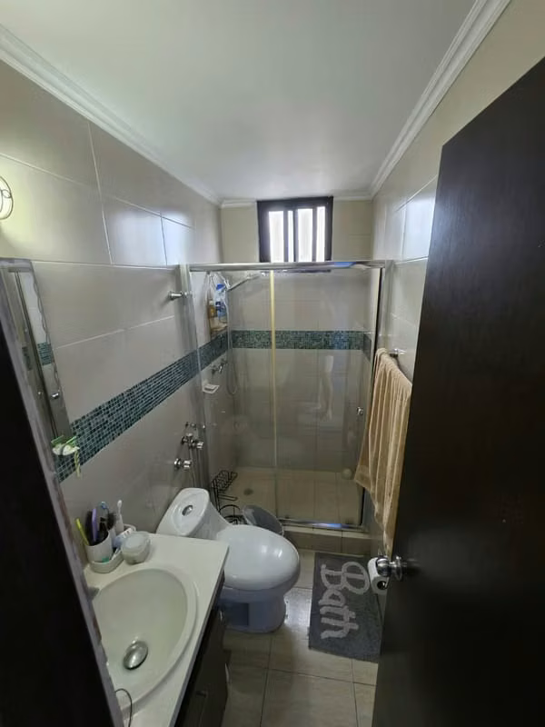 C462J SE ALQUILA AMPLIO APARTAMENTO CON LINEA BLANCA EN VIA PORRAS