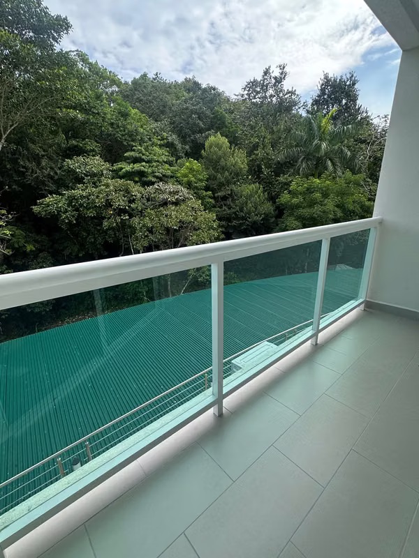 NC146 IS RENTED LARGE APARTMENT WITH WHITE LINE IN ALBROOK