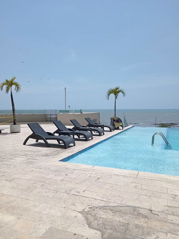 C208 GANGA SE VENDE AMPLIO APARTAMENTO EN PH TERRAMAR