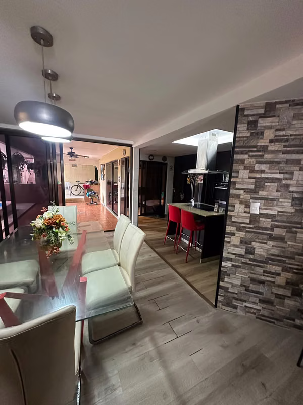 C2597 SE VENDE AMPLIA Y ESPECTACULAR CASA EN ALTOS DE PANAMA