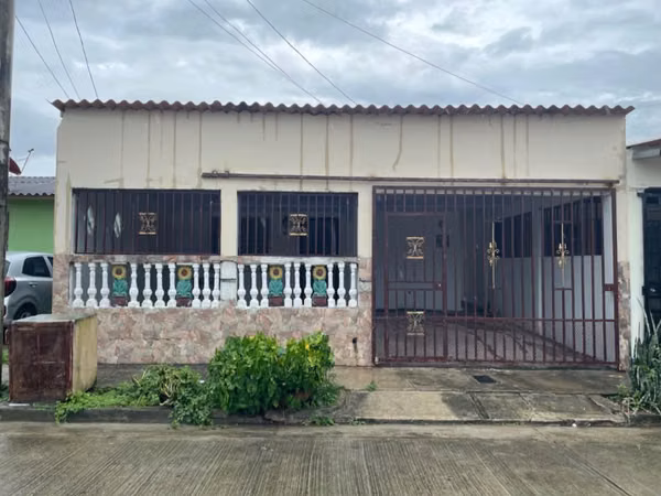 Se vende casa en Tocumen ( Santa Isabel ) antes de Pacora (AA)