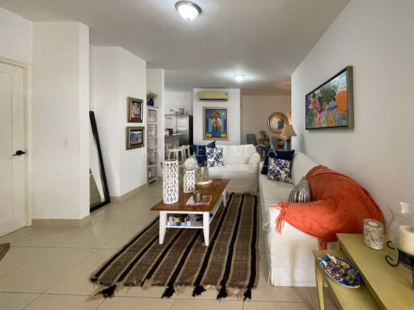 Apartamento en alquiler de playa amoblado en P.H. Patricia Italia, en Farallón