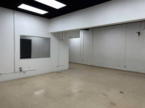 ALQUILO LOCAL COMERCIAL EN VÍA TRANSÍSTMICA – 140 M² | $1,400
