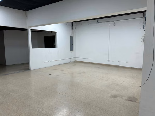 ALQUILO LOCAL COMERCIAL EN VÍA TRANSÍSTMICA – 140 M² | $1,400