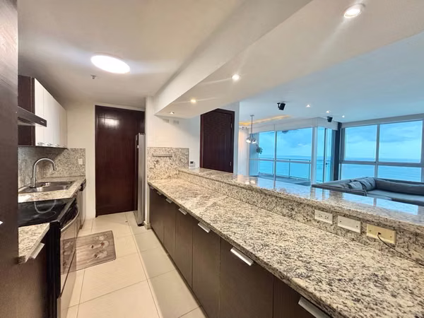 Front to the Sea Apartment in PH Oceanaire - Punta Pacífica