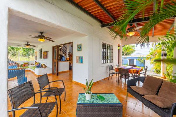 4 bedroom house in Playa Corona with House of Guests and Views to the Lake and the Sea