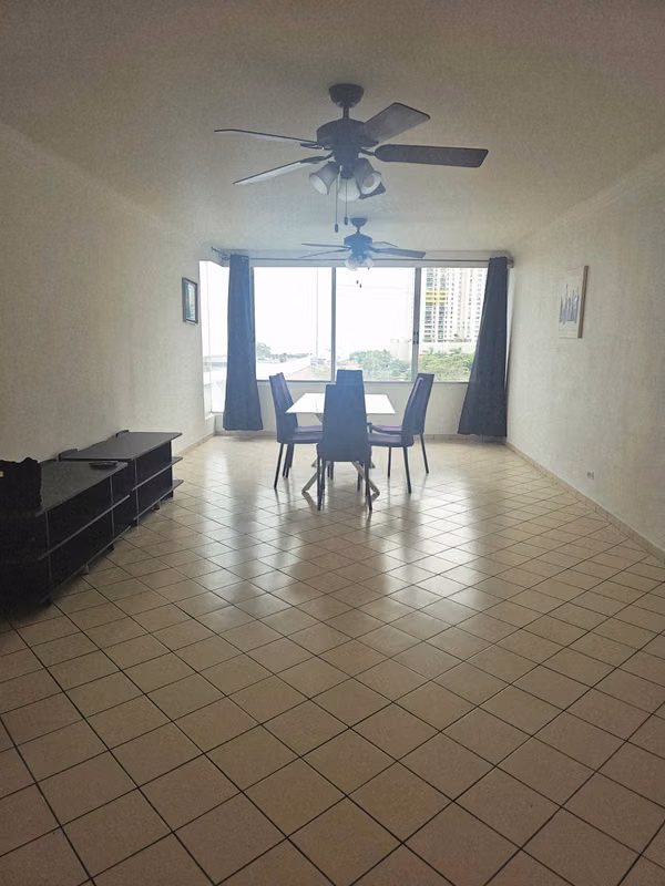 APARTMENT RENTAL WITH WHITE LINE IN SAN FRANCISCO