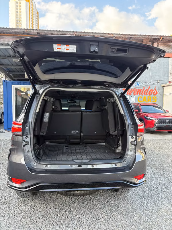 Toyota Fortuner 2025 Full extra