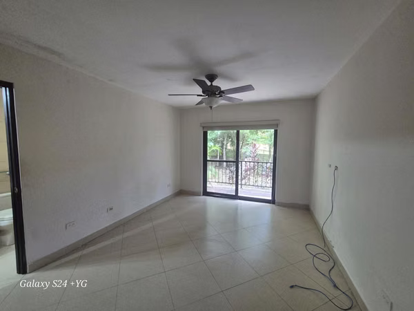 VENTA DE APARTAMENTO EN PH EMBASSY CLUB