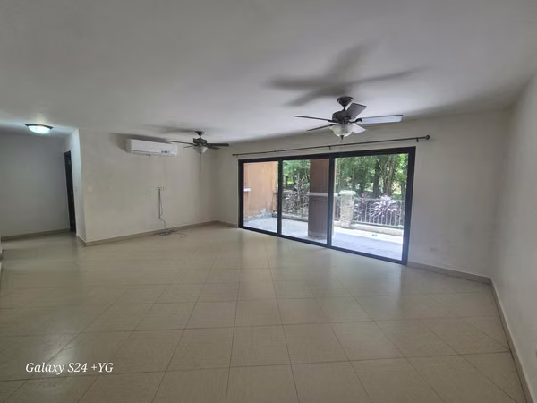 VENTA DE APARTAMENTO EN PH EMBASSY CLUB
