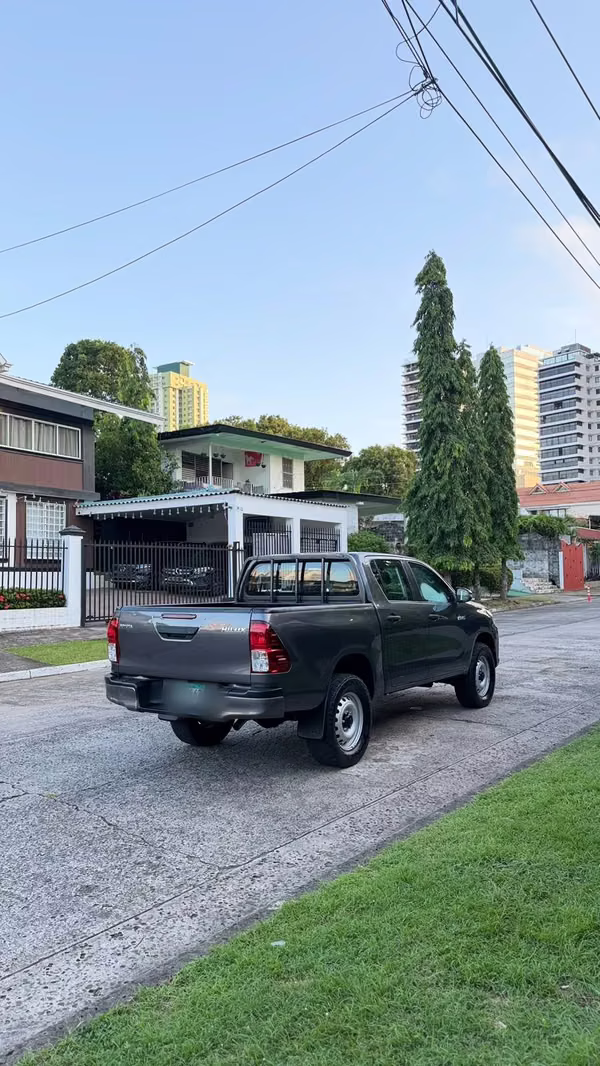 Toyota Hilux 2023 Manual