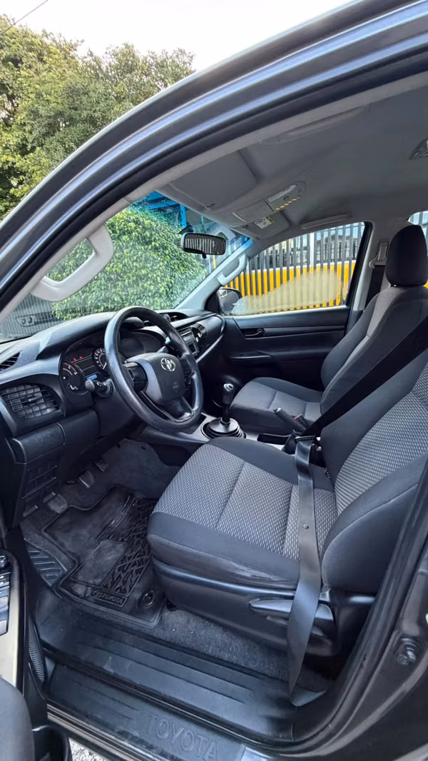Toyota Hilux 2023 Manual
