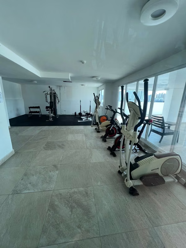 RENTAL APARTMENT IN VIA SPAIN, 2 BEDROOMS, ONLY A / C, 80M2.