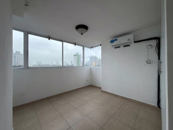 RENTAL APARTMENT IN VIA SPAIN, 2 BEDROOMS, ONLY A / C, 80M2.