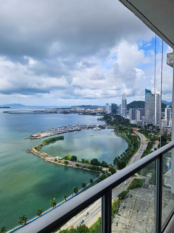 Sale of Apartment in Av Balboa PH Arts & Yoo