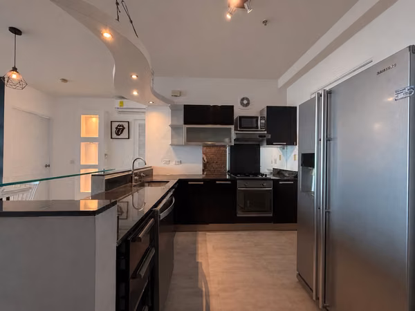 AQLUILER APARTMENT ON BALBOA AVENUE