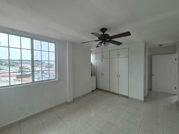 APARTMENT FOR SALE IN THE CITY OF BETHANY - ROAD
